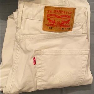 White Levi jeans